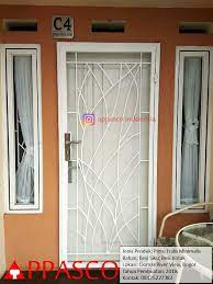 Anda bisa melihat pintu teralis besi minimalis ini dengan beberapa dimensi baik kecil, menegah, besar, hingga dimensi aslinya yaitu 640 x 520 px. Pintu Teralis Besi Minimalis Motif Daun Di Ciomas River View Jual Kanopi Termurah 08125227383