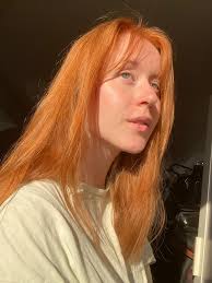 Sara Bak (@ikkesarabak) • Threads, Say more