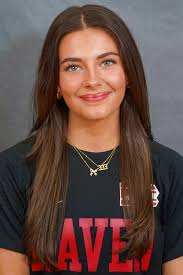 Julia Tavares's Instagram, Twitter & Facebook