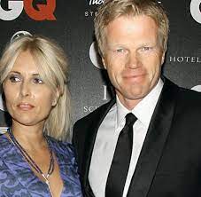 Um líder de punho forte e de palavras cortantes que se soube impor pelo talento e pelo carisma. Oliver Kahn Die Frauen Des Torwart Titans Bilder Fotos Welt