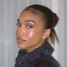 Addison Rae's Nail Art Was Inspired by Lindsay Lohan's Famous Court Mani