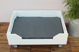 Hundebett selber bauen anleitung spannende hundebett selber machen. Diy Outdoor Hundebett Aus Holz Einfach Und Schnell Selber Machen