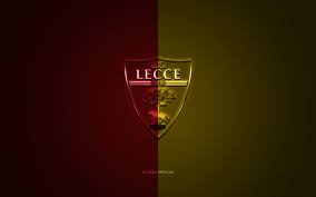News, ultime notizie, calcio mercato, dirette e risultati partite, classifica per aggiornamenti sui salentini 24h su 24. Herunterladen Hintergrundbild Us Lecce Italienische Fussball Club Serie A Rot Gelbes Logo Rot Gelb Carbon Faser Hintergrund Fussball Lecce Italy Lecce Logo Mit Einer Auflosung Zu Uberwachen 2560x1600 Bilder Auf Dem Desktop