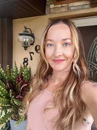 your dream boots are calling! shop our black friday sale and take 40% off  all styles 🤎👢 use code: FRIDAY40 @musingsofacurvylady