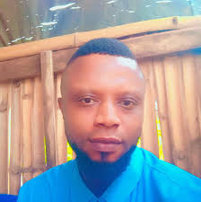 Pastor gives Ailing Nollywood Actor, Michael Duru N5million for Surgery  Veteran Nolloywood actor, Michael Duru, who has been battling with an  amputated leg due to diabetes has been gifted N5 million by