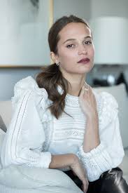 смотреть онлайн фильм лара крофт 2018 в хорошем качестве Aliciavikander Photoshoot For Usa Today 2018 Instagram Https Www Instagram Com Alicia Vikander Michael Fassbender And Alicia Vikander Celebrities