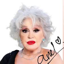 De ultimo momento se reporta que anel noreña fue hospitalizada de  emergencia tras sufrir un infarto cerebral. Seguiremos informando.