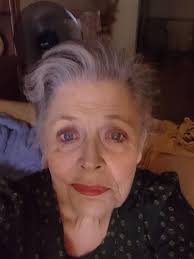 Who can replace a light fixture in Aloha?