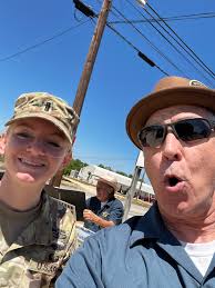 Does the RC-600 support balanced TRS signals for input and output?