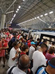 20 muertos y 70 heridos. Rayo Cae En El Metro Y Se Suspende El Servicio Entornointeligente