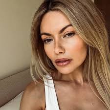 Miriam Burrows (@mimburrows) • Instagram photos and videos