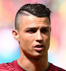 Cristiano ronaldo hat eine neue frisur! Sidecut Manner Moderne Ideen Und Hilfreiche Styling Tipps Fussballfrisuren Haare Jungs Cristiano Ronaldo Frisuren