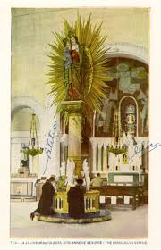 The priest lead mass entirely in french as québec providence is predominately french influence. Canada Quebec Province Sainte Anne De Beaupre La Statue Miracule