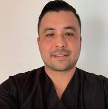 Dr. Tomas Edgar Benavides Zavala Cirujano general, Cirujano bariatra,