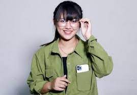 Halo sobat kpop squad media tercinta semoga sehat selalu ya dan jangan lupa baca biodata penyanyi dangdut viral lainnya di kpopsquad.com! Happy Asmara Biodata Galadiva Com