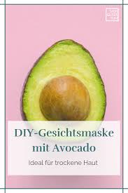 Gegen Trockene Haut Hilft Eine Selbstgemachte Gesichtsmaske Mit Avocado Hier Zeigen Wir Dir Noch Vier Weitere Ei Gesichtsmaske Trockene Haut Gesichts Masken