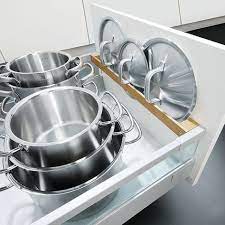 praktischer topfdeckelhalter placard cuisine cuisine moderne rangement placard cuisine