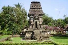 Gapura ini berukuran cukup besar dan dibangun tanpa atap. Sejarah Candi Kidal Di Malang Lengkap Dengan Arsitektur Sejarah Lengkap
