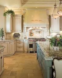 French Country Kitchen So Incredibly Beautiful Love The Charm Of This G French Country Kitchen Cabinets Country Kitchen Designs Country Kitchen Cabinets