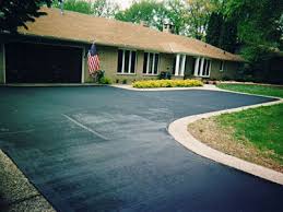 Turn Around Area Cottage Front Yard Front Courtyard Driveway Design
