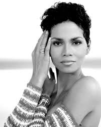 White Actress With Short Black Hair Aktery Muzykanty Ot Fotografa Timothy White 2 Halle Berry Halle Halle Berry Hot
