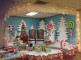 I promise they won't create any extra clutter. 100 Best Christmas Office Decorations Ideas You Ll Ever See Ethinify