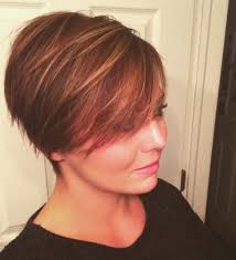 However, you hair type, volume and length will also determine the right hairdo for you. Short Haircuts For Round Fat Faces 20