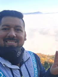 Hoy tocó hacer algo distinto 💪🌄. Nos fuimos hasta el mirador del Cerro  Colorado en San Clemente, con una vista maravillosa hacia nuestro querido  Lago Colbún 💙. La subida fue difícil 😰.