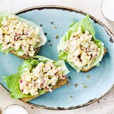 Getoastete Brotchen Mit Knackigem Gemuse Probiert Unsere Fitness Brotchen Fitness Fruhstuck Gemuse Edeka Rezepte Avocado Creme Avocadocreme