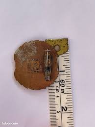 Broche collection hôpital ancienne