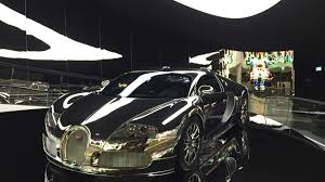 Für viele hat die leistung eines autos nach wie vor einen hohen stellenwert. Bugatti Vs Tesla Video Zeigt Spektakulares Duell Mit Einem Uberraschend Deutlichen Sieger Wirtschaft