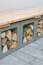 Einen Kaminofen Mit Brennholz Zu Beheizen Ist Fur Viele Eine Preiswerte Alternative Zu Heizol Ga Brennholz Lagern Sitzbank Selber Bauen Terrasse Aus Paletten