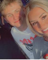 Tammy Yarbrough's Instagram, Twitter & Facebook