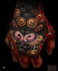 Black And Grey Foo Dog Hand Tattoo Pin By Jovan Radovanovic On Tattoo Hand Tattoos For Guys Hand Tattoos Japanese Hand Tattoos