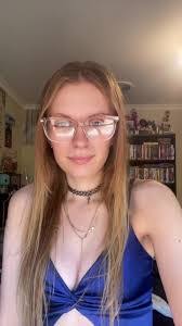 Ann Searle's Instagram, Twitter & Facebook