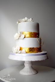 Wedding Cake Von Tortenschon Www Tortenschoen De Zur Goldenen Hochzeit Verziert Mit Essbarem Blattgold Und Orchideen Und Horte Cake Fondant Wedding Cakes