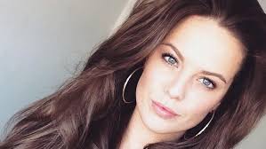 Robin Martens is actrice, zangeres, danseres én model