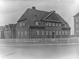 Skolen ved sundet består af en normalskole og en specialklasserække kaldet friluftsskolen. Sogning Pa Skolen Ved Sundet Kbhbilleder Dk
