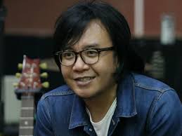 Dapatkan lirik lagu lain oleh ari lasso di kapanlagi.com. Lagu Indonesia Pasti Bisa Dari Penjual Bebek Bikin Ari Lasso Merinding