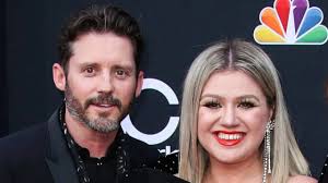 Kelly Clarkson's Ex-Husband Brandon Blackstock Battled Melanoma For 3 Years  Before His Death: Report