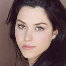 Giggle Goddess: Talia Tabin