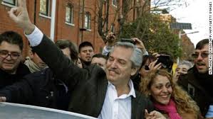 O presidente argentino, alberto fernández, em coletiva conjunta com o presidente do governo espanhol, pedro sánchez, 9 de junho de 2021 em buenos aires. Lunes Negro En El Mercado Esto Dijo Alberto Fernandez Luego Del Triunfo Electoral Cnn Video