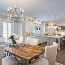 Layout L Shaped Kitchen With Island And Eat In Table At Back Also Noticing Similar Cabinets With Open Glass Tops Interer Elitnye Kuhni I Nebolshie Kuhni