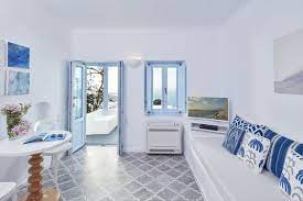 Greek Island Decor Ideas Grey Blue Patterns Combined With Vintage Furniture Hotel Room Interior Greek Decor Greek Bedroom