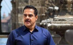 Quieren que Javier Alatorre de Tv Azteca se quite el bigote