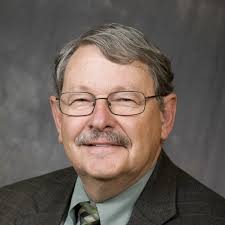 Pres. Samuelson welcomes faculty, announces annual awards