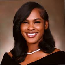 I had the incredible opportunity to pour into over 150+ newly accepted  students of Spelman College Class of 2029!