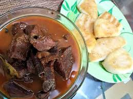 Sudah pasti momen menyantap hidangan tumis daging masak kecap ini akan menjadi sebuah momen yang menyenangkan dan mengenyangkan. Uli Dan Semur Daging Hidangan Tradisi Lebaran Masyarakat Sunda Kumparan Com