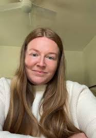 Emily Thrower's Instagram, Twitter & Facebook