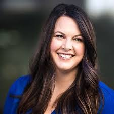 Leslie Maple's Instagram, Twitter & Facebook